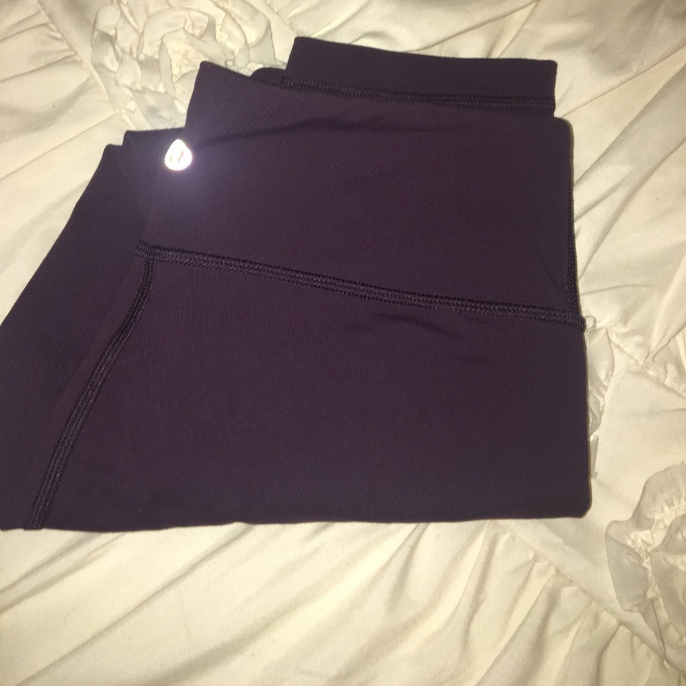 Lululemon eggplant wunder under crop