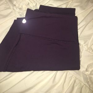 Lululemon eggplant wunder under crop