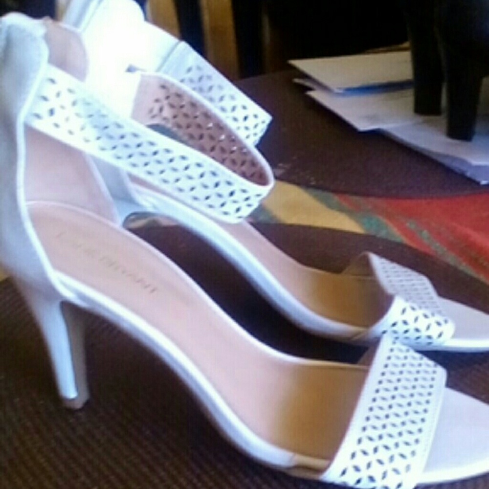 SHOES - 9.5
