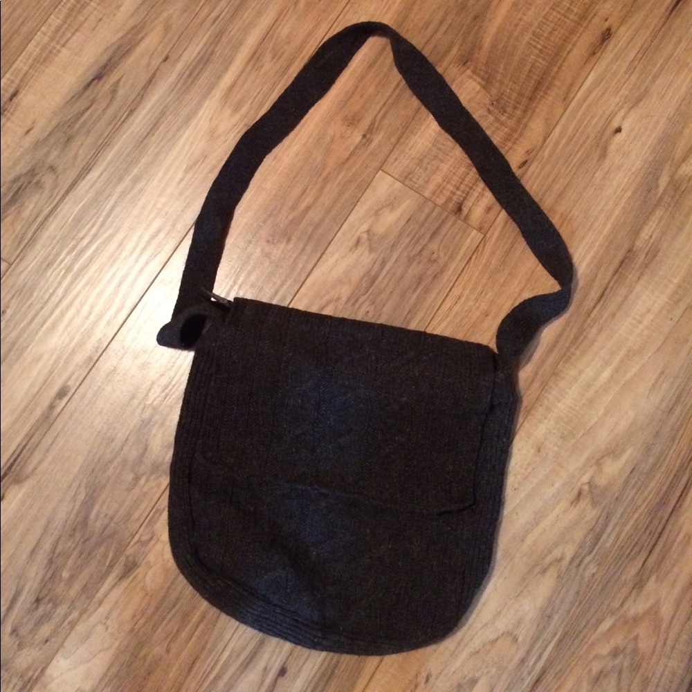 Curve Purse