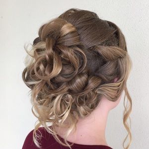 Meet your Posher, Seaira