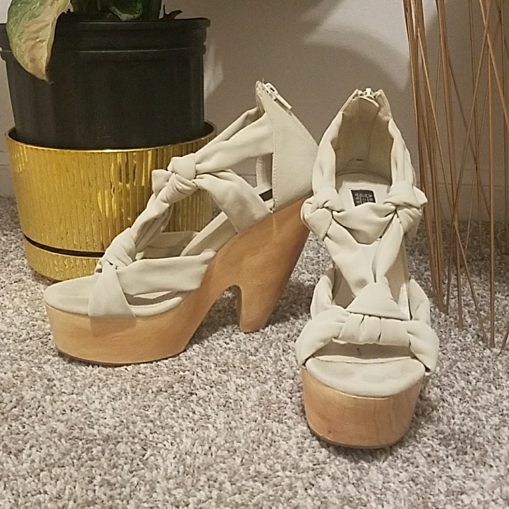 Deena & Ozzy Chunky Wood Heels