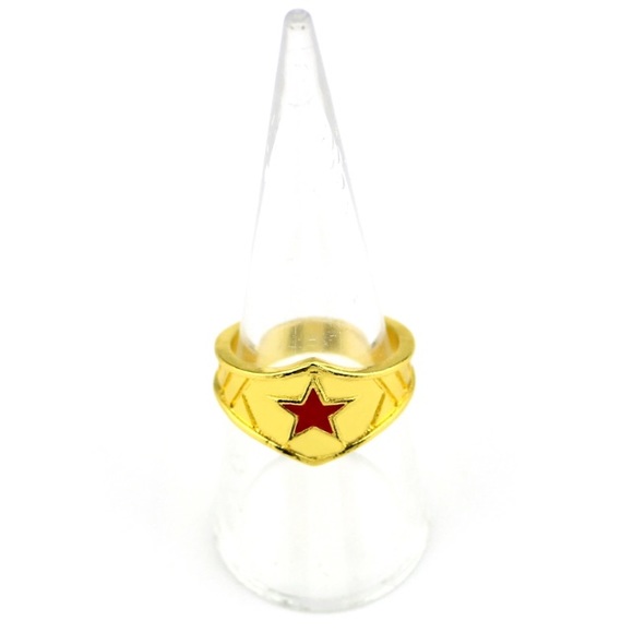 Wonder Woman Red Star Gold Ring Sizes 6 7 8 - Picture 2 of 6