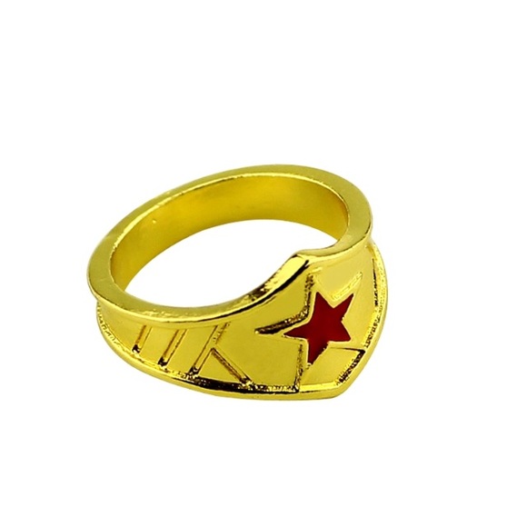 Wonder Woman Red Star Gold Ring Sizes 6 7 8 - Picture 3 of 6