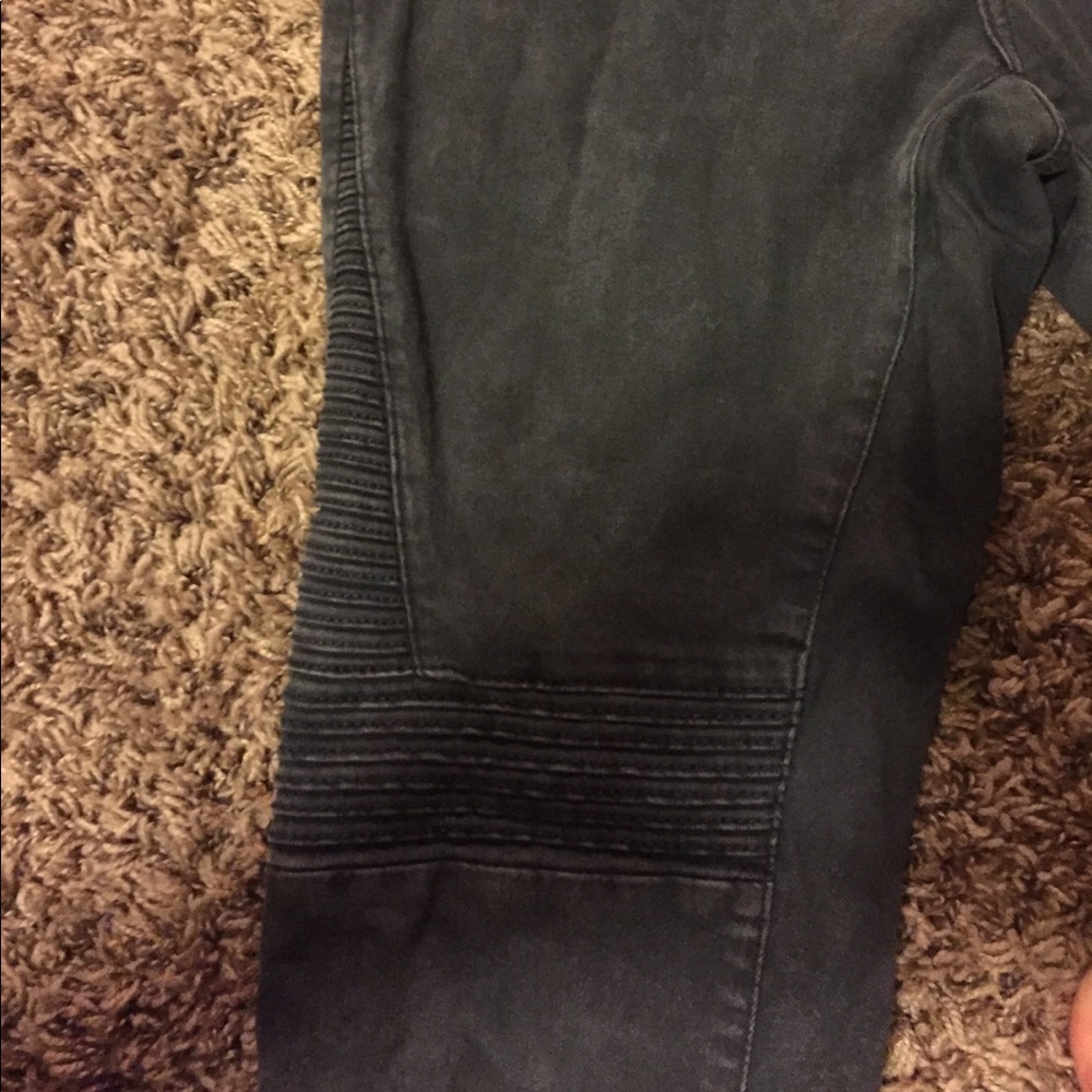 Black Zara Jeans - Picture 2 of 4