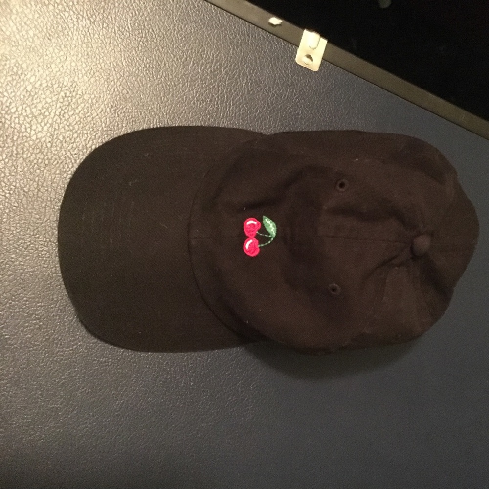 Brandy Melville cherry hat