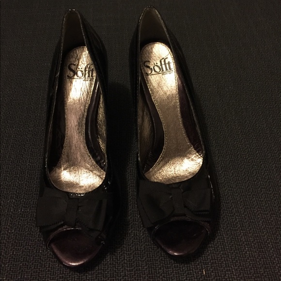 Söfft egg plant patent leather pumps in size 7. - Picture 2 of 5