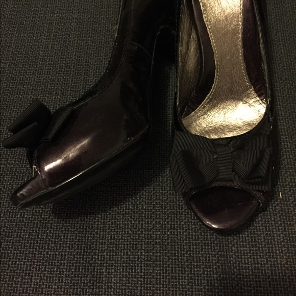 Söfft egg plant patent leather pumps in size 7. - Picture 5 of 5
