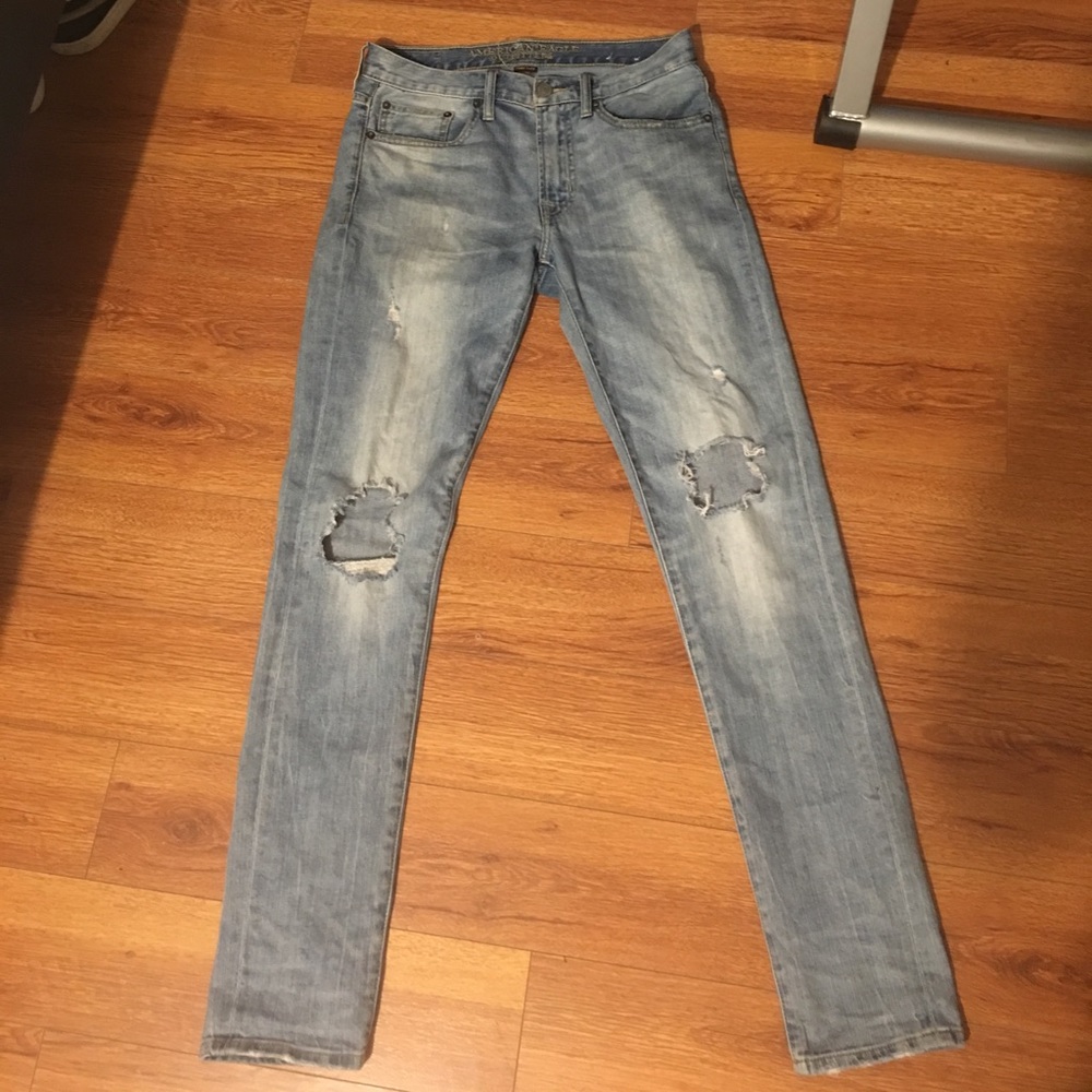 American Eagle Distressed Jeans