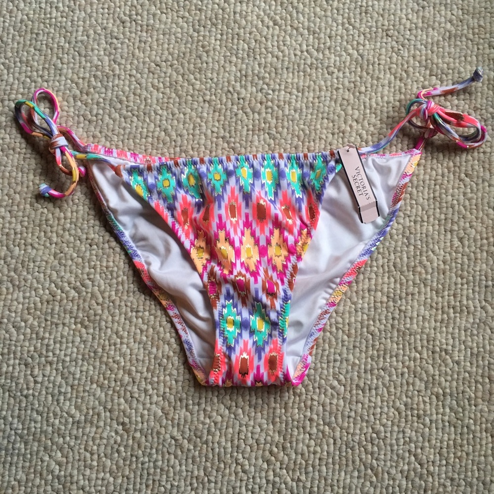 BNWT size small Victoria's Secret bikini bottoms