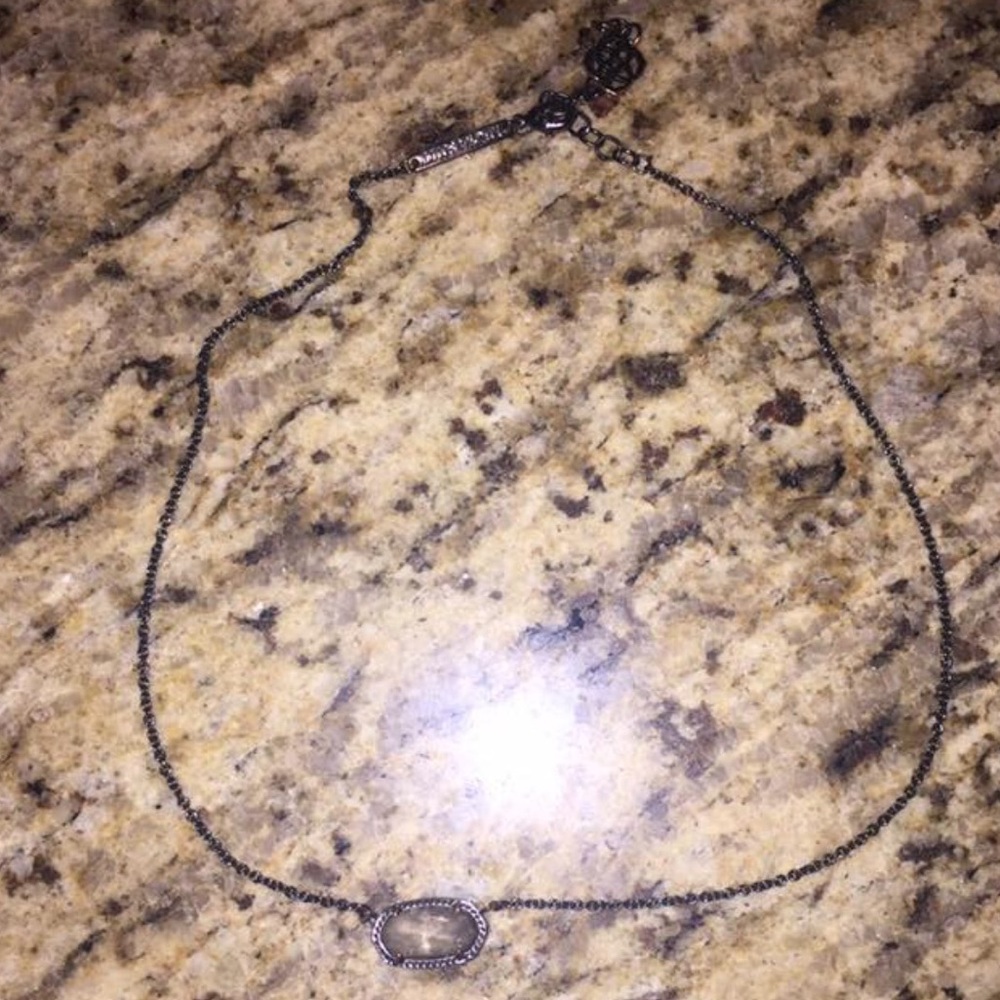 Kendra Scott necklace