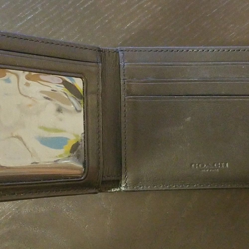 Coach Men's Wallet (Pre loved) - Picture 4 of 4