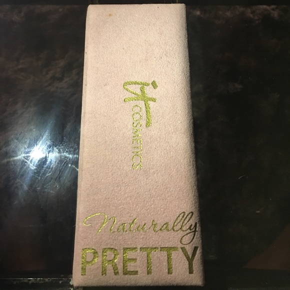 IT Cosmetics Naturally Pretty Vol 1 Palette - Picture 3 of 3