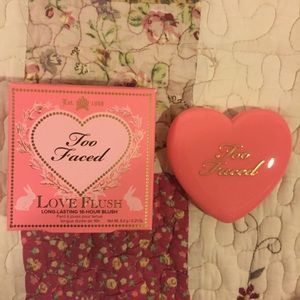 Too Faced Blush in Love Hangover 💖