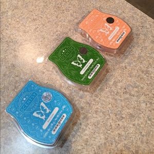 3 Scentsy bars