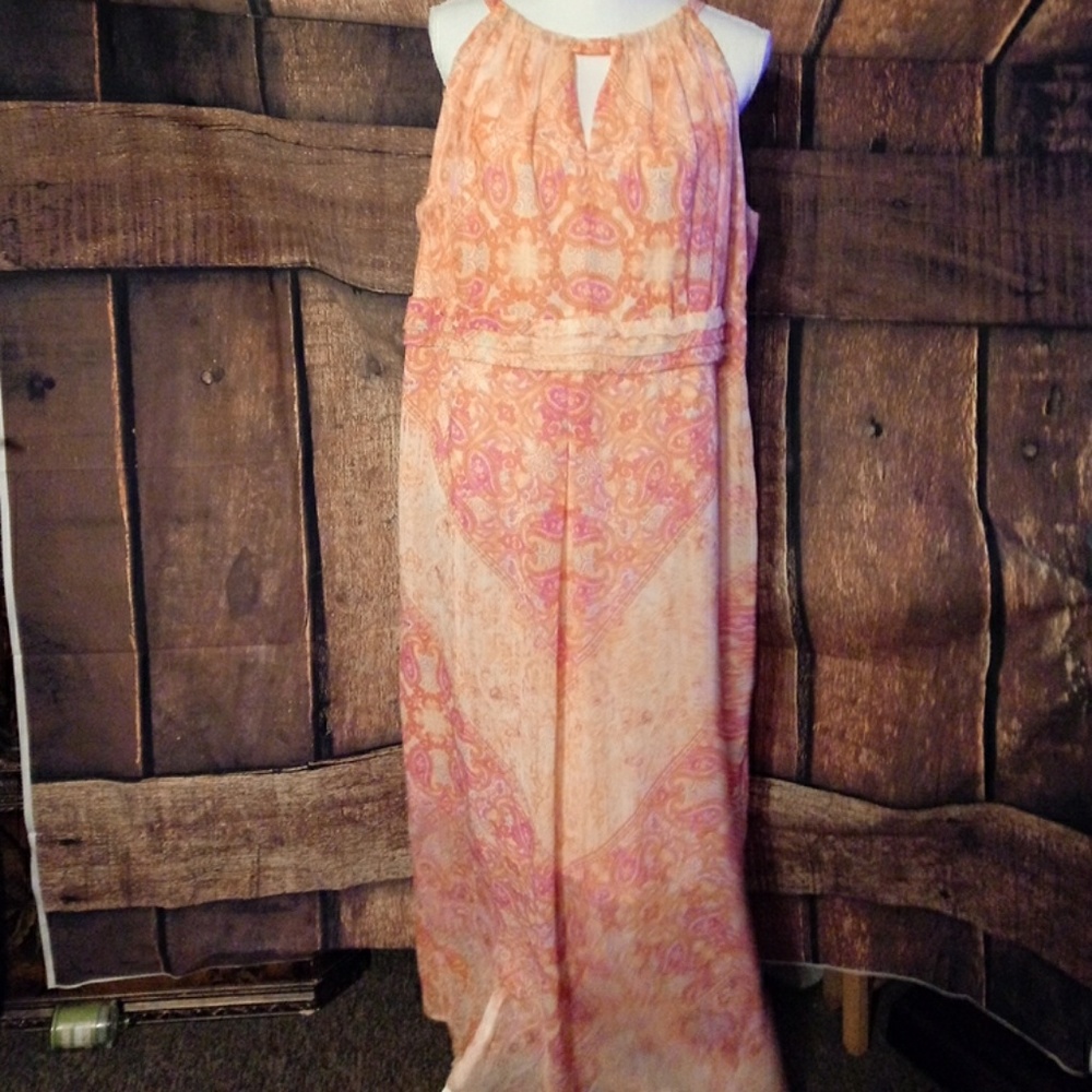 NWT  SZ 2X CORAL AND PINKS BEAUTIFUL MAXI DRESS