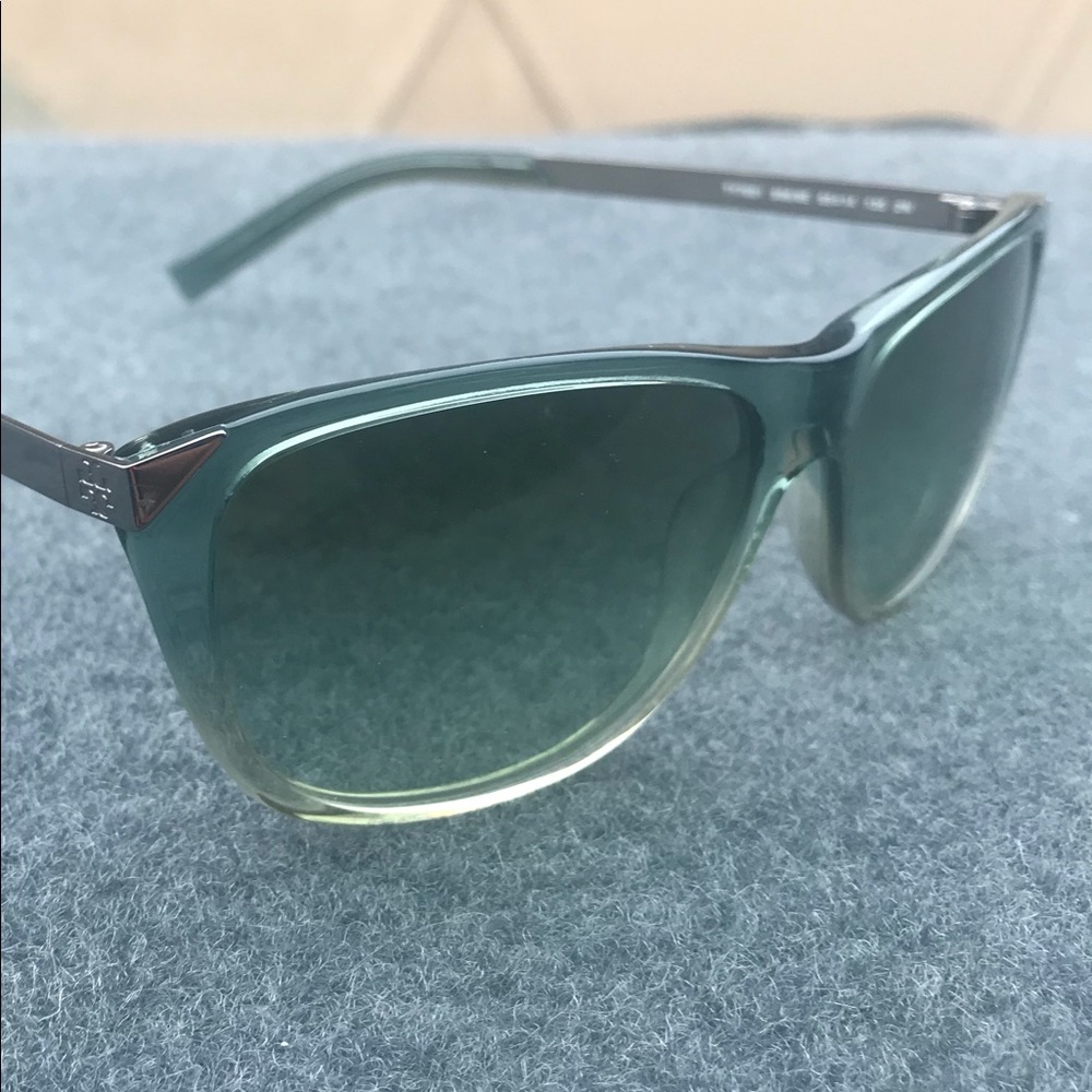 PENDING TRADE... Authentic TB sunglasses...