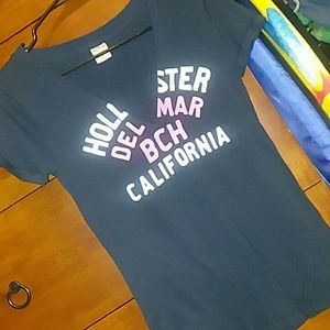 HOLLISTER MEDIUM VNECK TEE