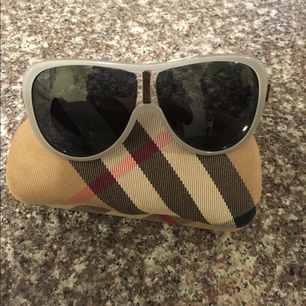 Burberry sunglasses