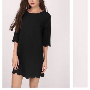 Tobi / black scalloped mini dress