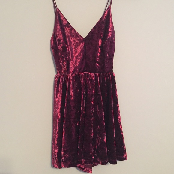 NWOT Urban Outfitters Flare Party Romper - Picture 3 of 4
