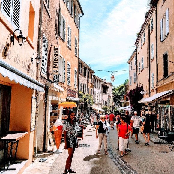 Meet your Posher, Ruth - Picture 1 of 1