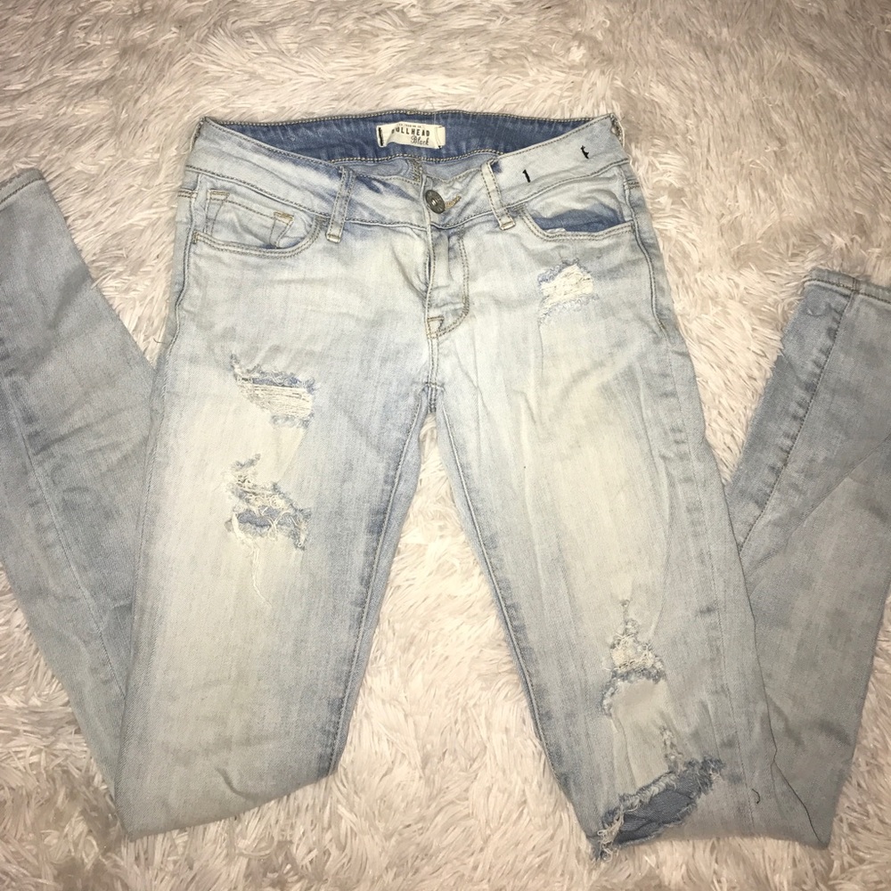 Bullhead Distressed Skinny Jeans
