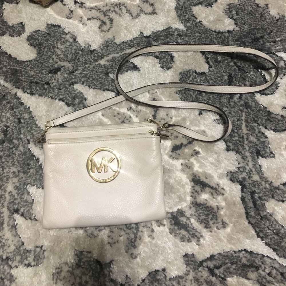 AUTHENTIC MICHAEL KORS TAN CROSSBODY BAG 👜