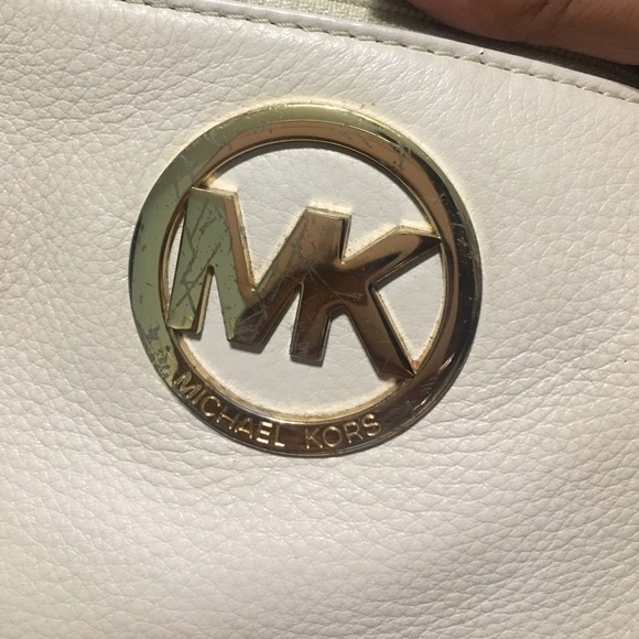 AUTHENTIC MICHAEL KORS TAN CROSSBODY BAG 👜 - Picture 3 of 4