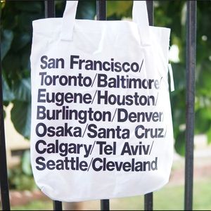 AMERICAN APPAREL Printed Cities Tote White/Black