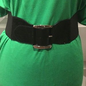 EXPRESS black mid-waist belt with elastic stretch