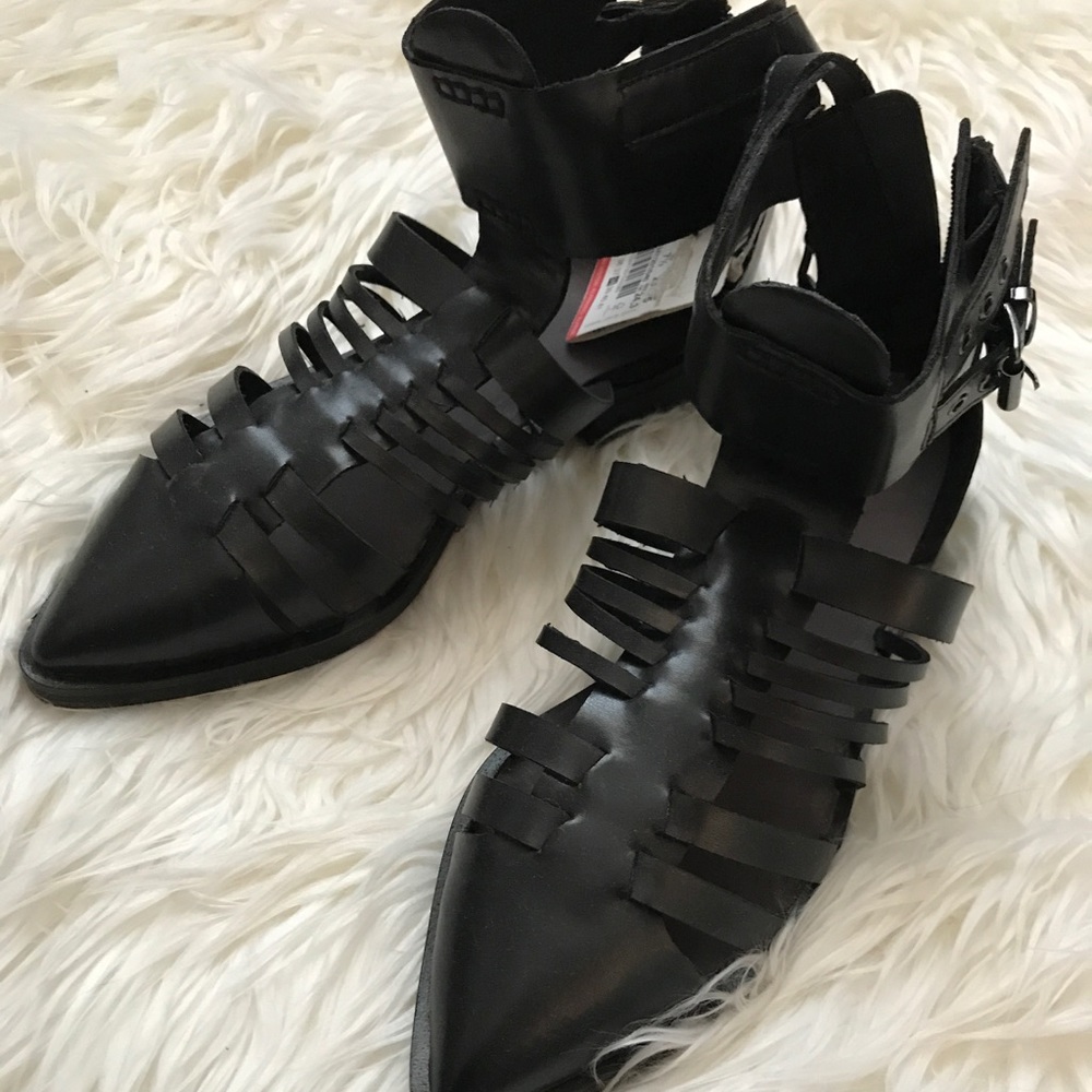 SOLD  Zara strappy gladiator booties