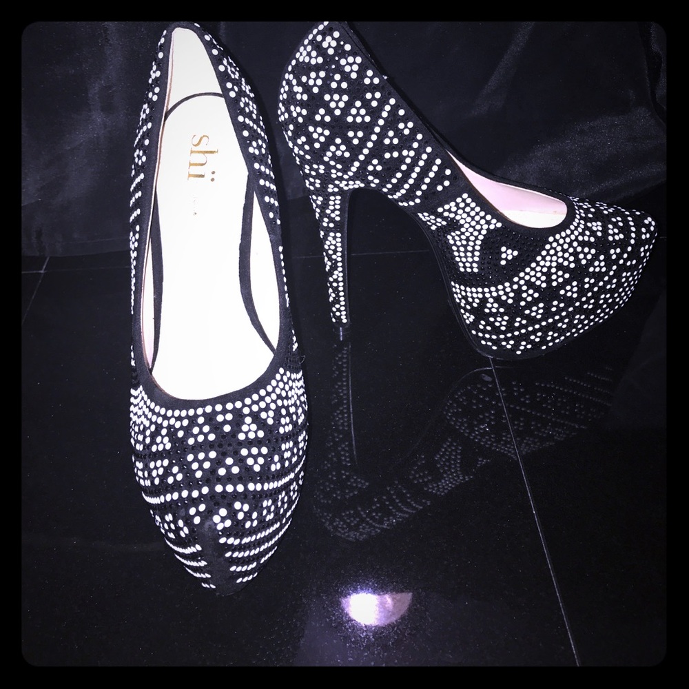 Shi by journey 5 inch heels, have not been used
