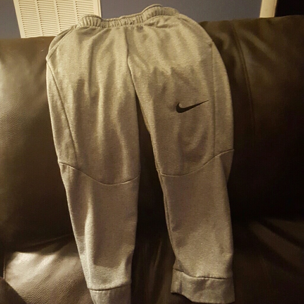 Boys Medium Nike Fitted Dry Fit Ankle Pants