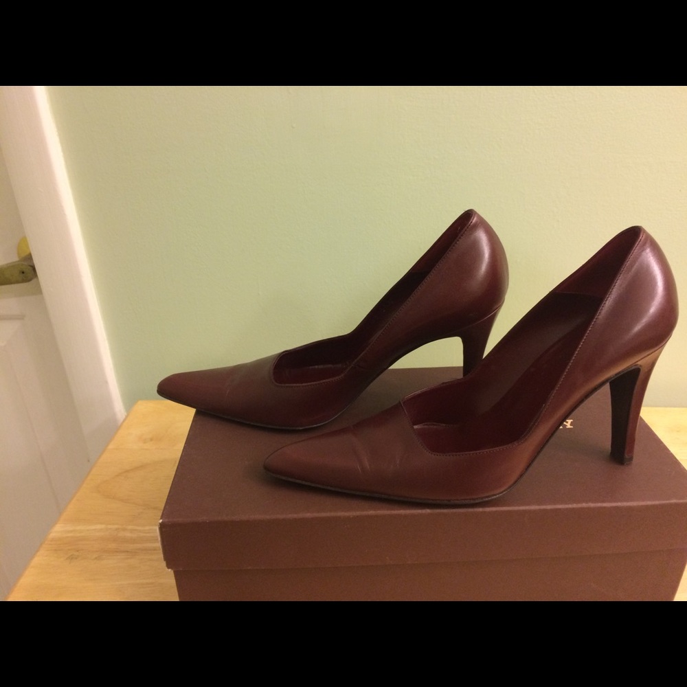 Bally Saltana leather pumps