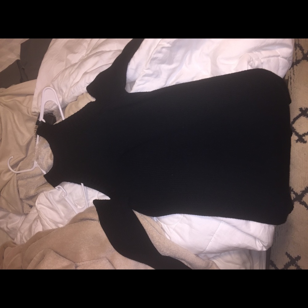 Abercrombie and Fitch Black Open-Shoulder Dress