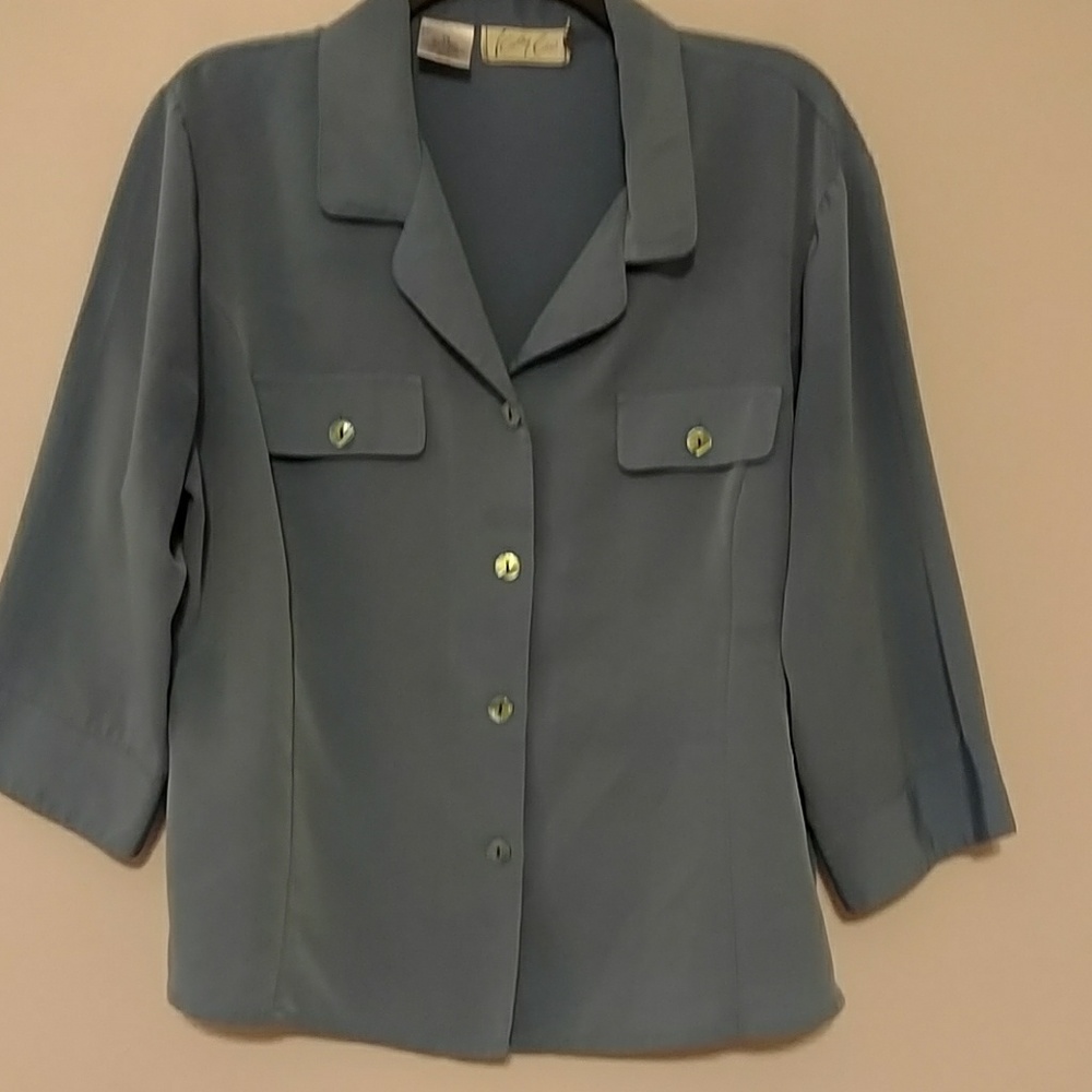 🚫SOLD🚫Button Down Blouse