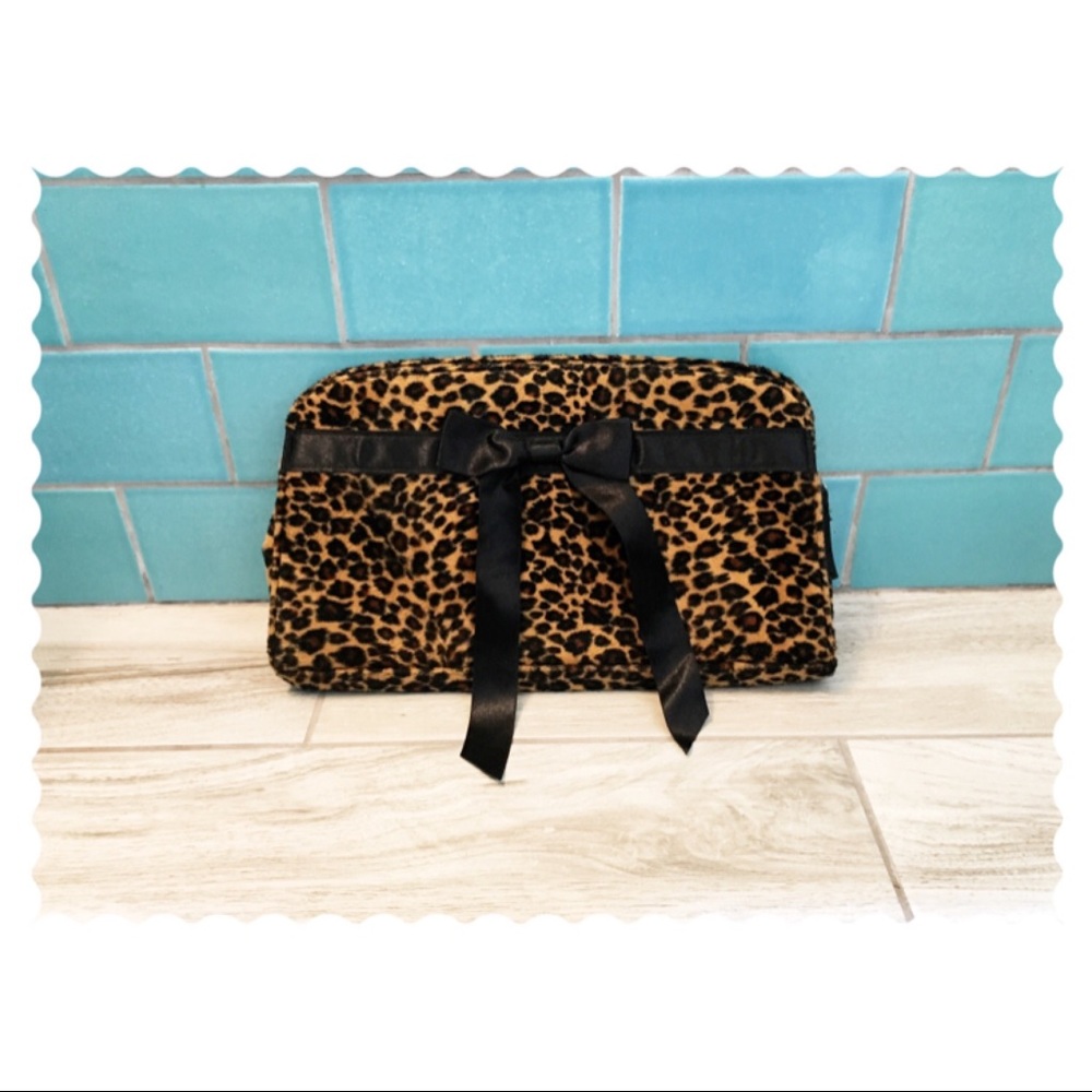 Vintage Inspired Fuzzy Leopard Purse