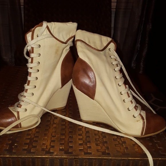 Wedge heel boot - Picture 2 of 5