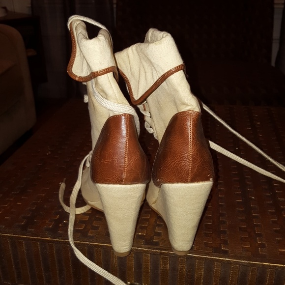 Wedge heel boot - Picture 3 of 5