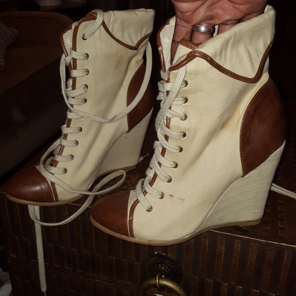 Wedge heel boot - Picture 4 of 5