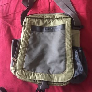 Eagle Creek travel crossbody