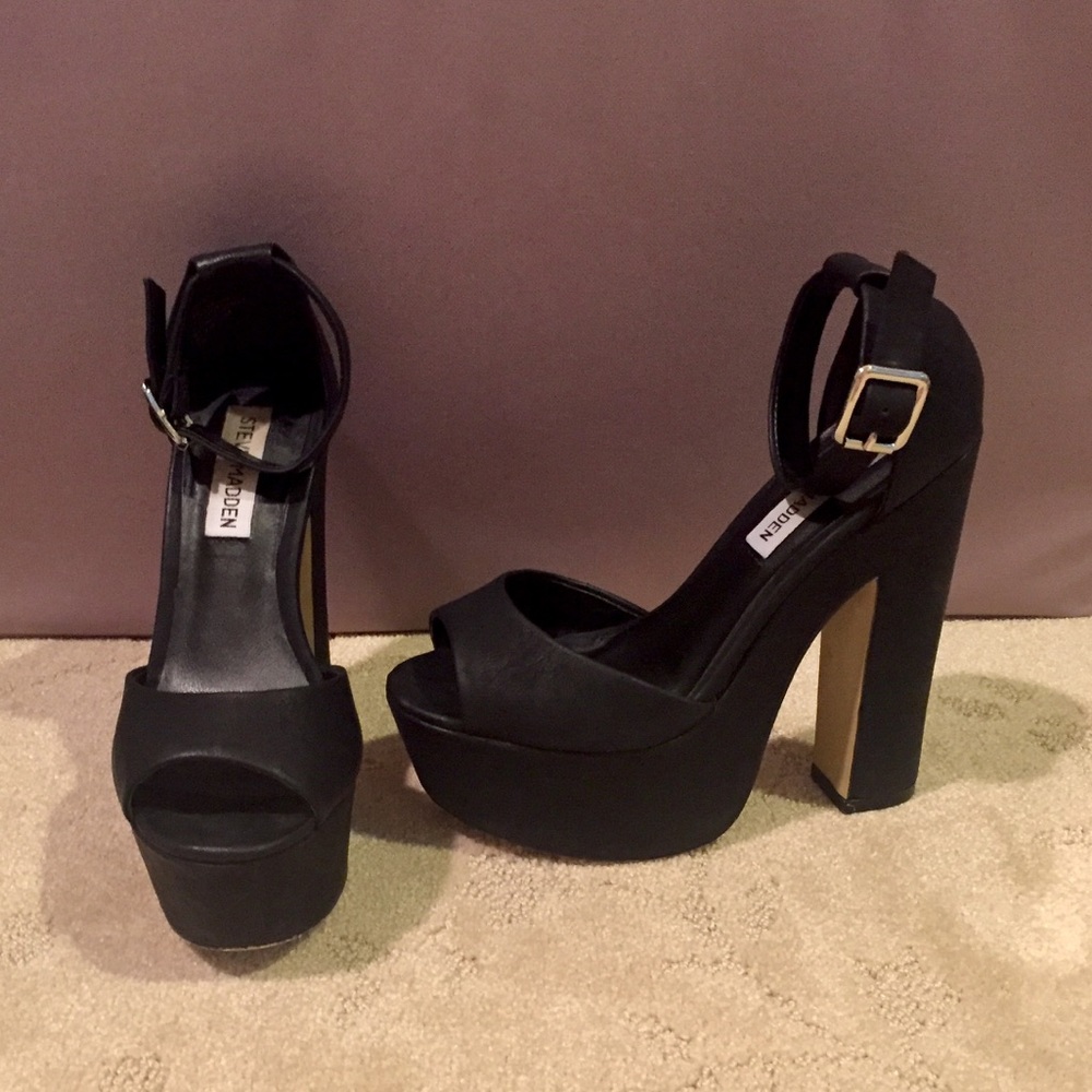 Steve Madden black heels