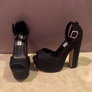 Steve Madden black heels