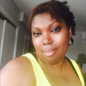 Meet your Posher, Nicole