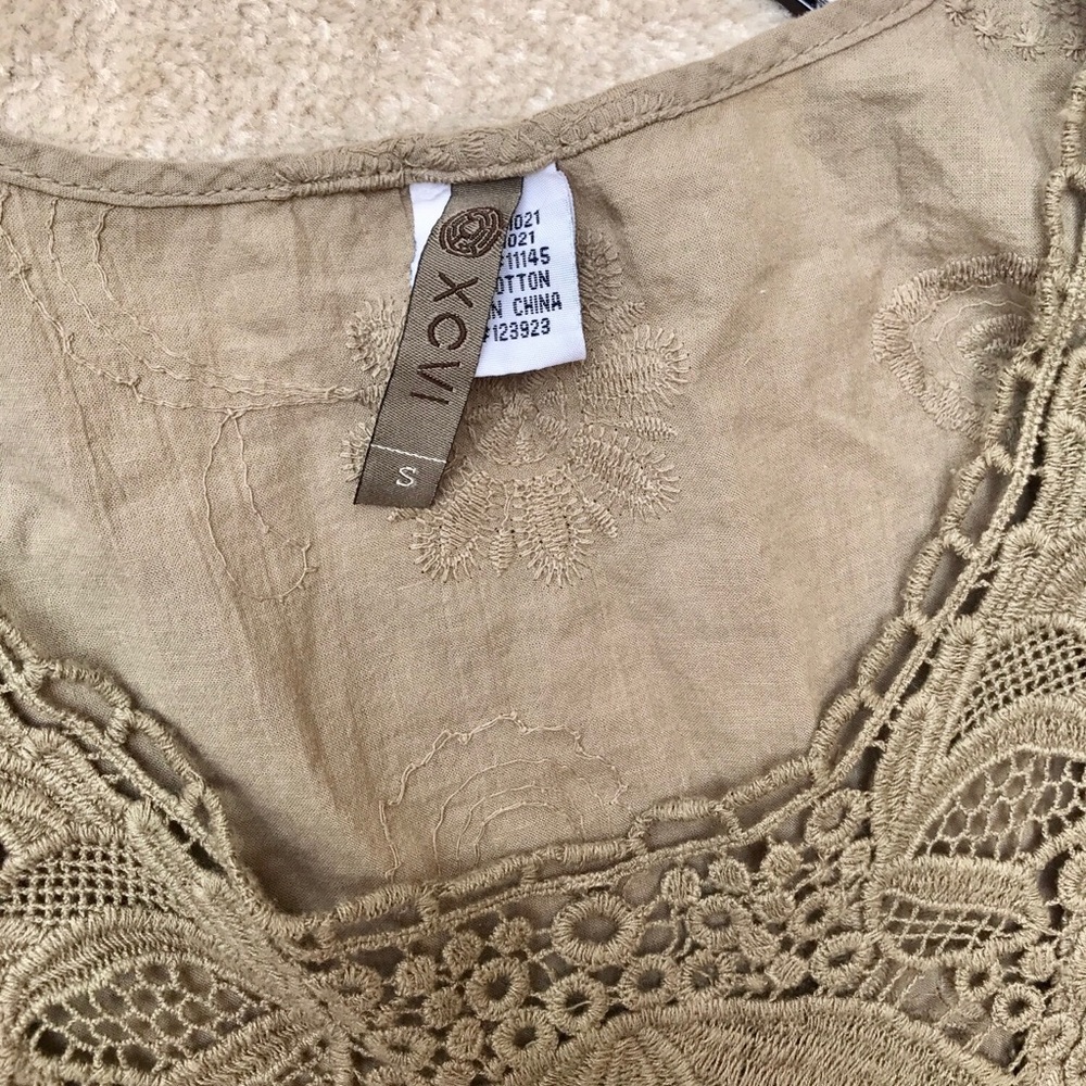 🦋XCVI Tunic - Picture 2 of 5