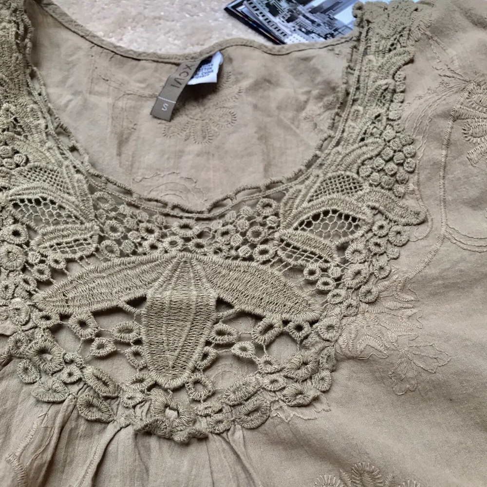 🦋XCVI Tunic - Picture 4 of 5
