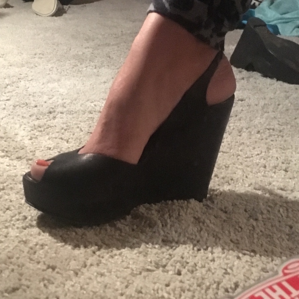 Wedge sandals peep toe black