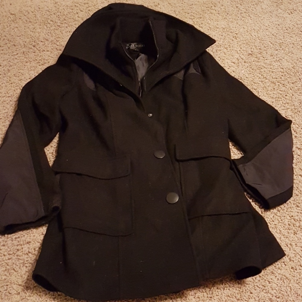 Women's peacoat