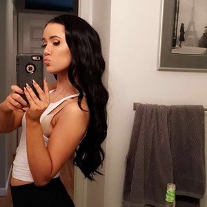 Heat resistant synthetic wig